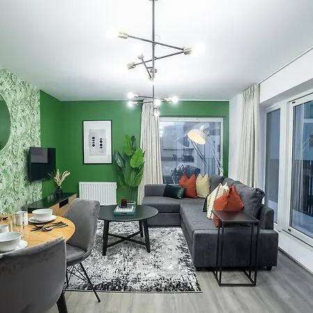 Smith House 1&2 Bed Apts Near Brindley Place, Canals, Bhm Arena, Broad St, Free Parking By Opulent Birmingam